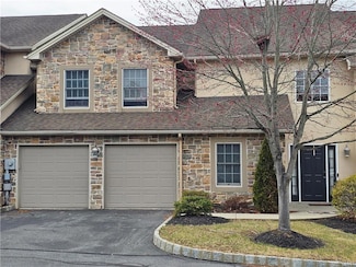 2 Tamarack Ct, Easton, PA 18040