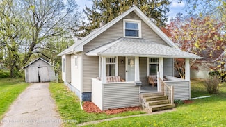 724 E Cavanaugh Rd, Lansing, MI 48910