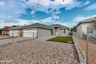 5838 Quail Dr, Santa Teresa, NM 88008