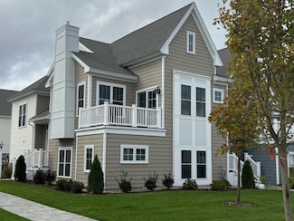 11 Trumpet Vine Ln, Plymouth, MA 02360