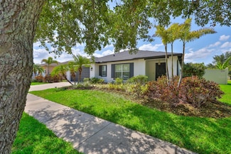 344 Star Shell Dr, Apollo Beach, FL 33572