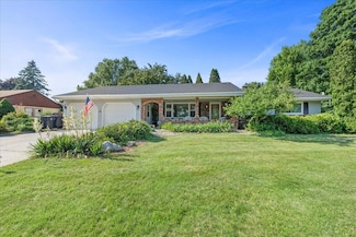 620 Riverview Dr, Plymouth, WI 53073