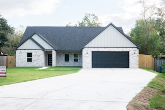 31727 Cypress Cir, Waller, TX 77484