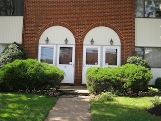 627 Chestnut St, Cedarhurst, NY 11516