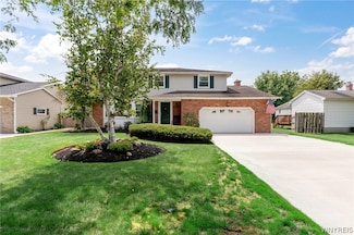 220 Red Oak Dr, Williamsville, NY 14221