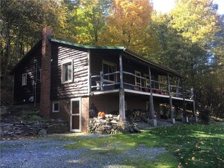 116 Flint Ln, Laughlintown, PA 15655