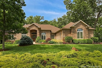 9516 Thousand Oaks Cir, Spring Grove, IL 60081