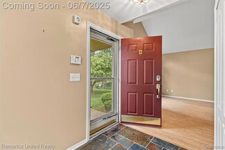 2663 Maple Forest Dr, Wixom, MI 48393
