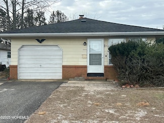 7 Frederiksted St, Toms River, NJ 08757