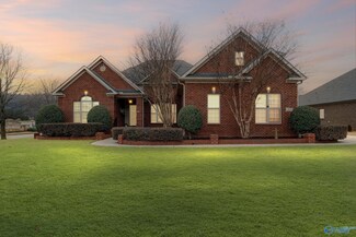 7408 Parktrace Ln SE, Owens Cross Roads, AL 35763