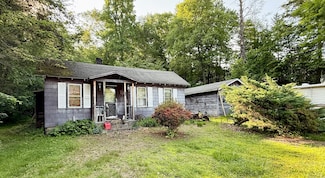 70 E Hill Rd, Canton, CT 06019
