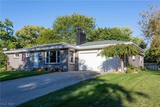 2775 Cedar Hill Rd, Cuyahoga Falls, OH 44223