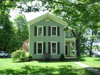 3004 High St, Rock Creek, OH 44084