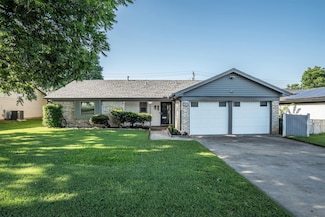 808 Ridge Dr, Bedford, TX 76021