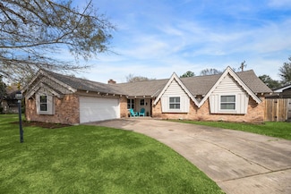 8307 Quebec Dr, Houston, TX 77096