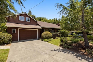 34 Manor Rd, Kentfield, CA 94904