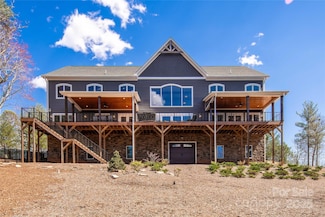 1555 Royal Ln, Lenoir, NC 28645