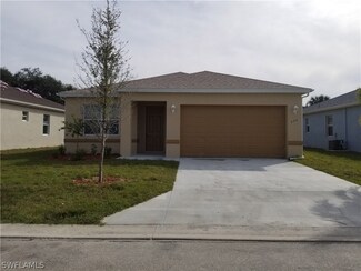 956 Hamilton St, Immokalee, FL 34142