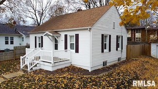 907 Franklin Ave, Greenville, IL 62246