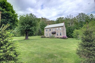 43 Smoketown Rd, Mertztown, PA 19539