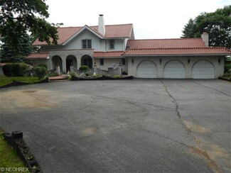 3390 S Main St, Akron, OH 44319