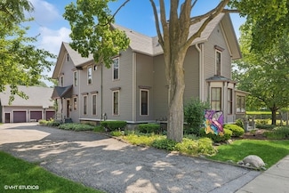 314 Washington St, Algonquin, IL 60102