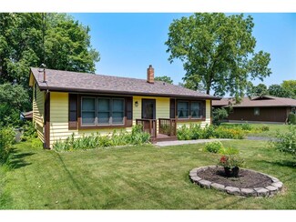1037 Hamlet Dr N, Avon, MN 56310