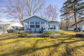 10401 N Chippewa Dr, Evart, MI 49631