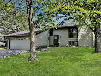 3158 Quarry Ct, Saint Paul, MN 55121