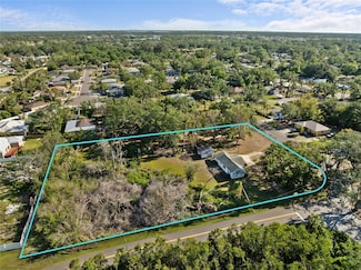 611 29th St E, Bradenton, FL 34208