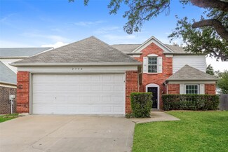 2732 Country Creek Ln, Fort Worth, TX 76123