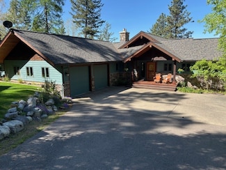 14067 Sylvan Dr, Bigfork, MT 59911