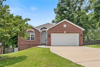 8 Hillcrest Ln, Bentonville, AR 72712