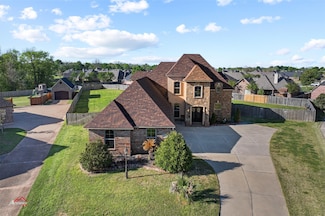 227 Piccadilly Cir, Bossier City, LA 71111