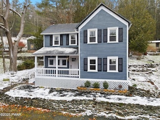 74 Charles St, Hawley, PA 18428