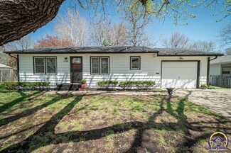 2544 SW Shunga Dr, Topeka, KS 66611