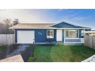 124 Holly Ct, Reedsport, OR 97467