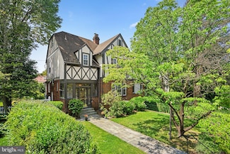 3808 Raymond St, Chevy Chase, MD 20815