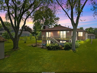 6352 Black Wolf Point Ln, Oshkosh, WI 54902