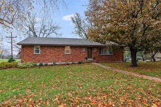 102 Helen St, Excelsior Springs, MO 64024