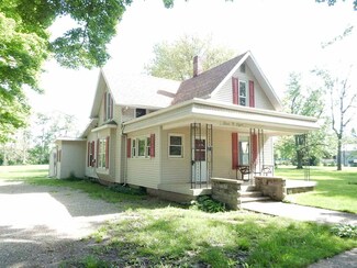 508 E Waterford St, Wakarusa, IN 46573