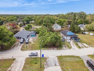 1335 25th Ave SW, Florida Ridge, FL 32962