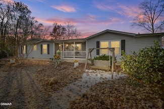 1594 Kinder Ln, Dandridge, TN 37725