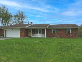 5115 Magnolia Dr, Columbus, IN 47203