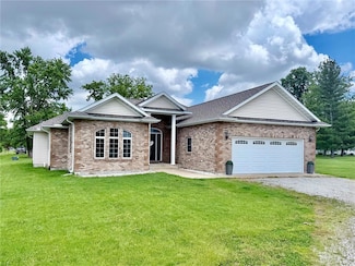 113 E Wood St, Shelbina, MO 63468