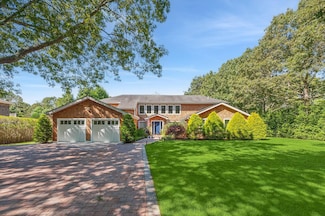 31 E Gate Rd, Wainscott, NY 11975