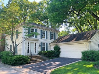 6 Court of Fox River Valley, Lincolnshire, IL 60069