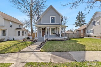 824 Wisconsin Ave, Saint Joseph, MI 49085