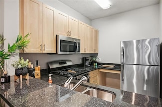 2103 Asbury Square Unit 3-338, Atlanta, GA 30346