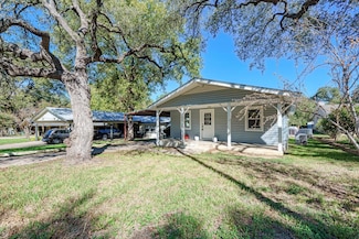 1113 County Road 132b, Kingsland, TX 78639